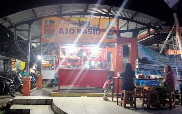 Curhat Ibu Penjual Sate Padang di Pasar Mambo, Berubahnya Perputaran Rezeki Pasca Covid-19 