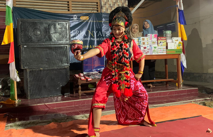 Mahasiswa KKN Tutup Kegiatan di Desa dengan Pementasan Budaya