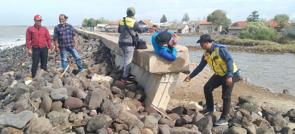 BBWS Citarum Survey Pantai Eretan, Mengecek Kondisi Tanggul Kritis 