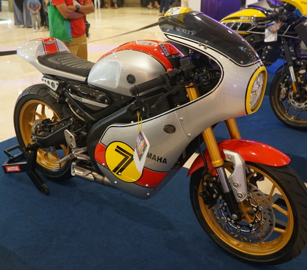 Lagi Ngetren, Jawara Customaxi Ini Bikin XSR 155 Café Racer Full Fairing Versi Gen Z