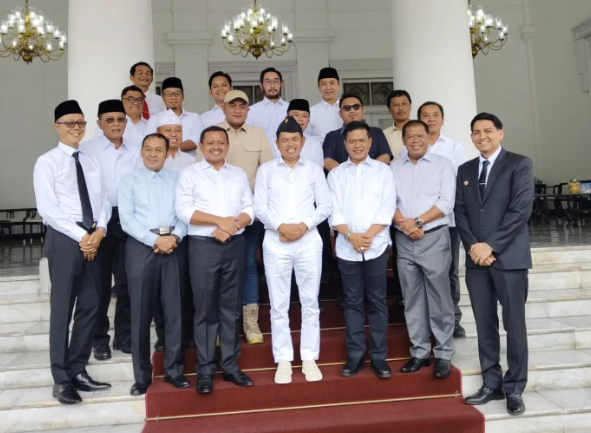 Bupati Indramayu Lucky Hakim Hadiri Serah Terima Jabatan Gubernur Jawa Barat