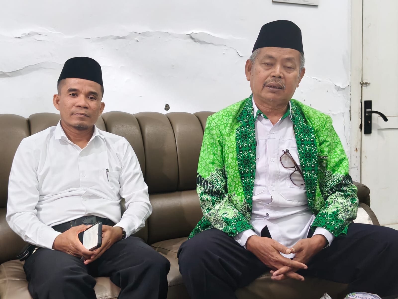 Dinilai Peduli Guru Madrasah, Bupati Lucky Hakim Raih PGM Award 2026