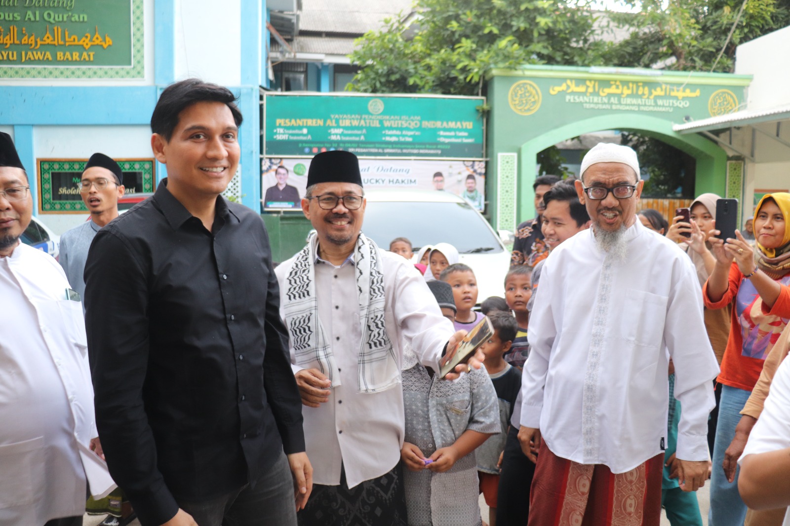 Berbuka Puasa Bareng Penghafal Quran, Lucky Hakim Dorong Lulusan SD Sederajat Sudah Lancar Baca Al-Quran