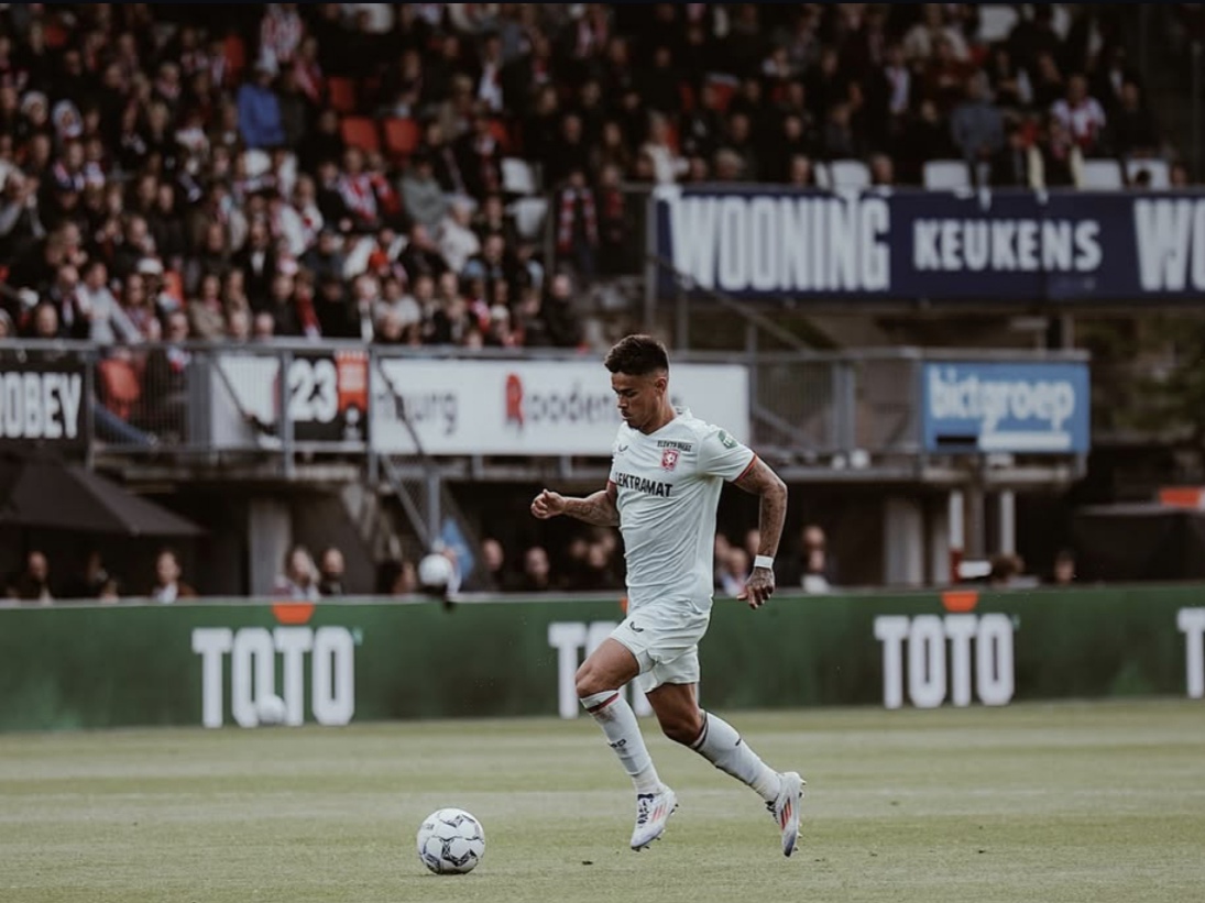 Rumor Transfer Mees Hilgers Bocor! Vincent Hilgers: Harusnya Selesaikan Dulu Kontrak di FC Twente.