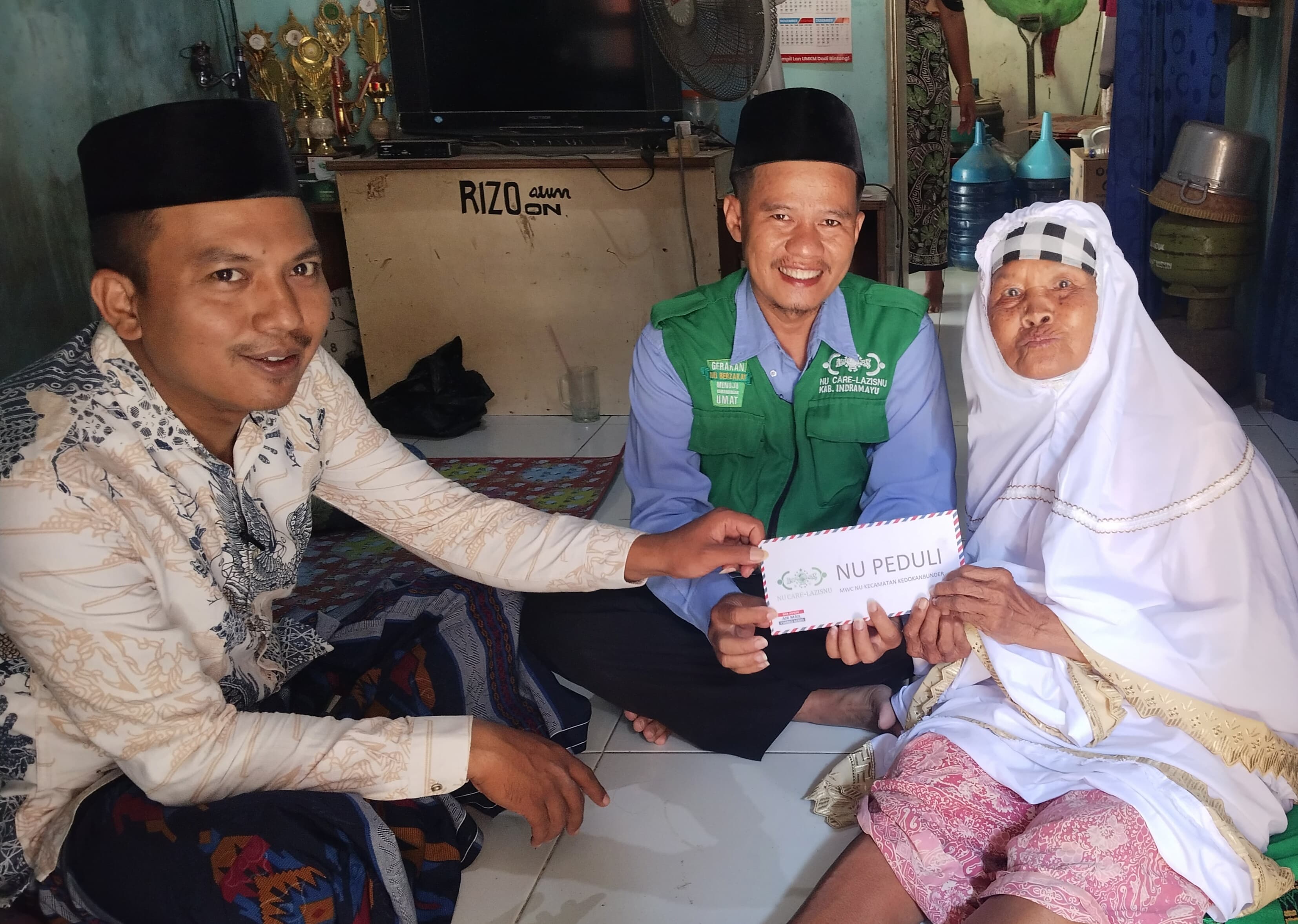 Jumat Berkah! MWC NU Kedokanbunder Adakan Santunan Yatim-Piatu dan Dhuafa 