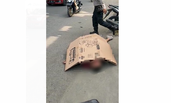 Ngeri! Pengendara Motor Terlindas Truk, Kecelakaan di Weru Cirebon