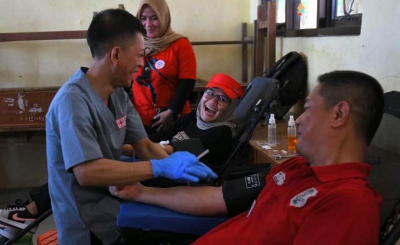 Program Dokmaru, Bupati Nina Ajak Warga  untuk Berdonor Darah