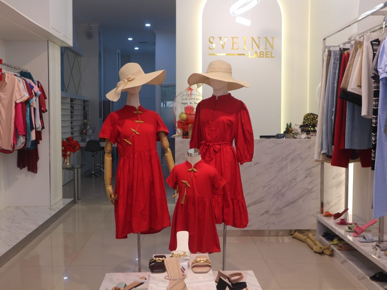 Jelang Imlek, Sveinn Label Hadirkan Koleksi Cheongsam Modern