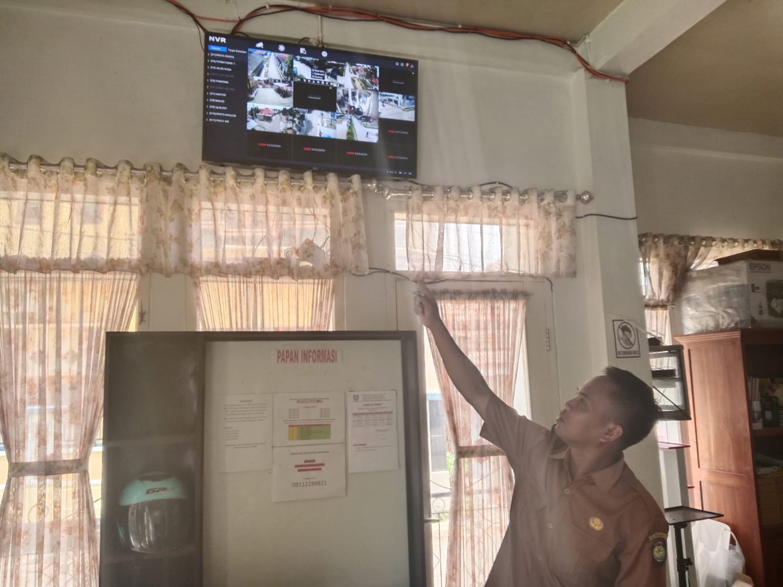 Pastikan Keamanan Desa, Pemdes Tegalwirangrong Pasang CCTV di 11 Titik