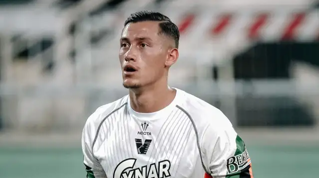 Karier Melejit Dari Gelandang Jadi Kapten! Transformasi Jay Idzes Bikin Sassuolo Terpana!