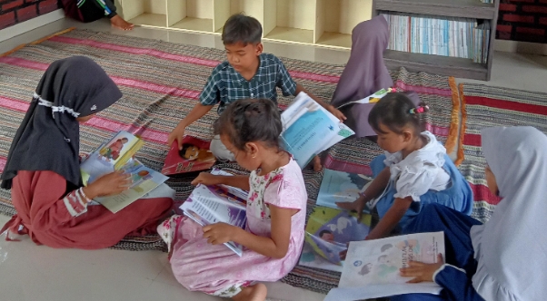 Semangat Literasi Anak-Anak Menggema di Perpustakaan S16