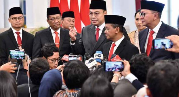 Presiden Jokowi Lantik Tiga Menteri,  Satu Wamen, dan Tiga Kepala Lembaga