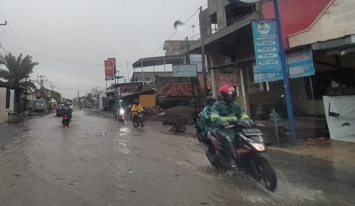 Hujan Sudah Mengguyur Daerah Tetangga Indramayu, Berikut Ini Doa saat dan setelah Turun Hujan Beserta Artinya 