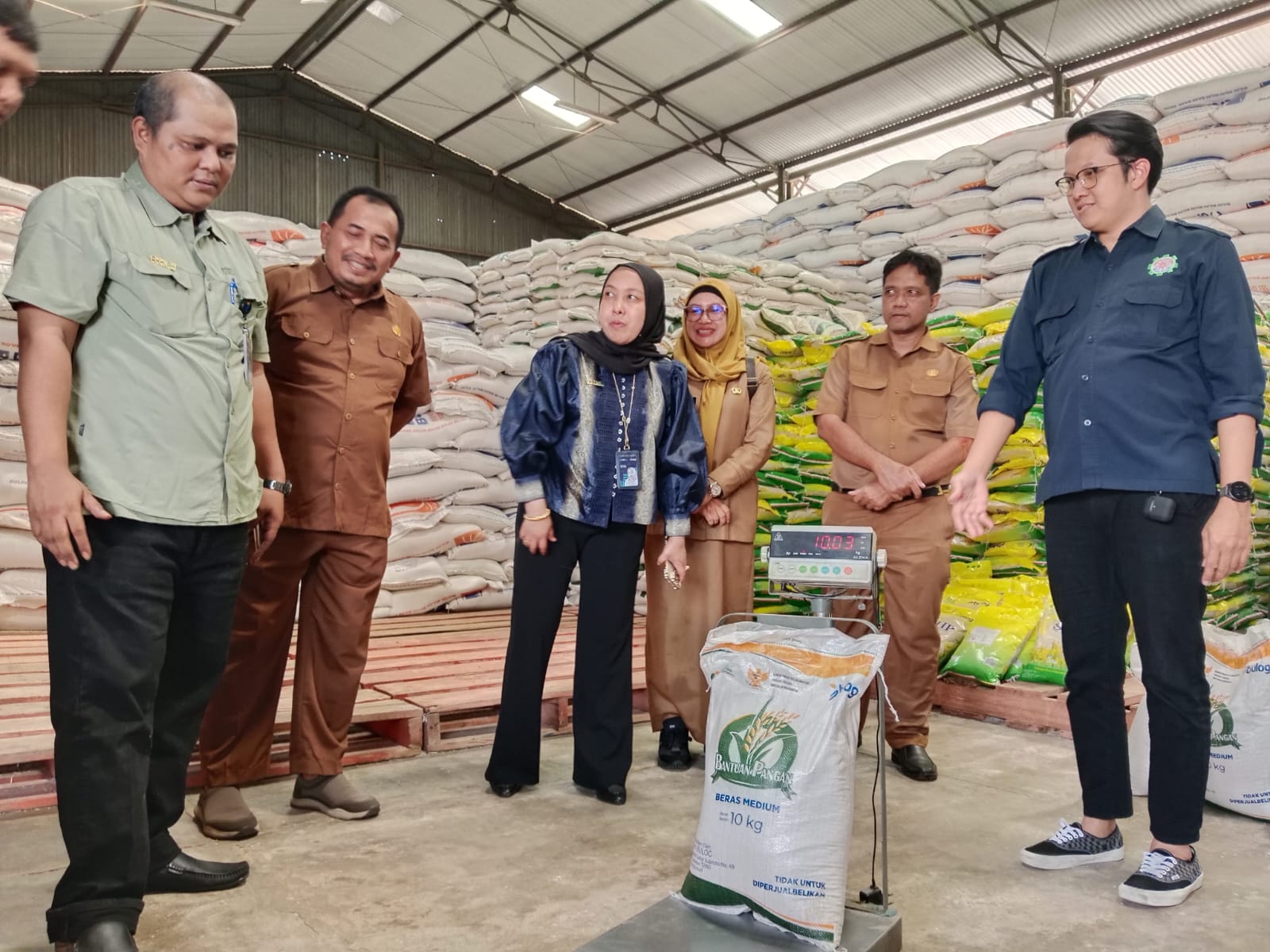 Bulog Cabang Indramayu Siap Salurkan Bantuan Pangan untuk 209.619 PBP di Indramayu