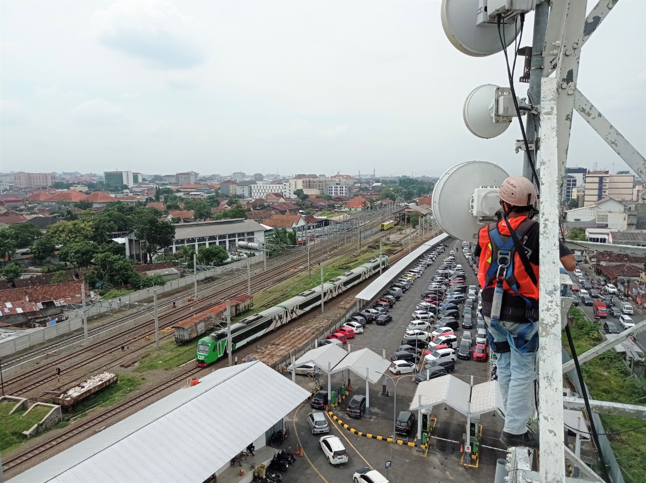 Penumpang KRL Yogyakarta – Solo Makin Ramai XL Axiata Tingkatkan Kualitas Jaringan di Sepanjang Jalur