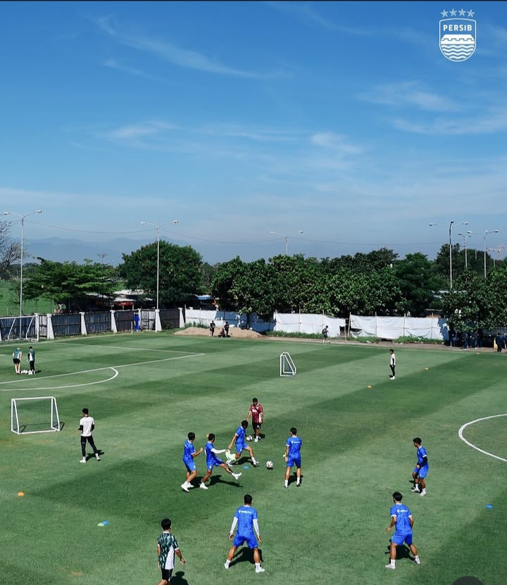 Pelatih Bojan Hodak Pasang Target Wajib Menang, Persib Siap Jegal Tren Sempurna Borneo FC 