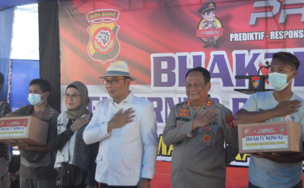 Didampingi Bupati Hj Nina,  Gubernur dan Kapolda Jabar  Helat Baksos di Karangsong 