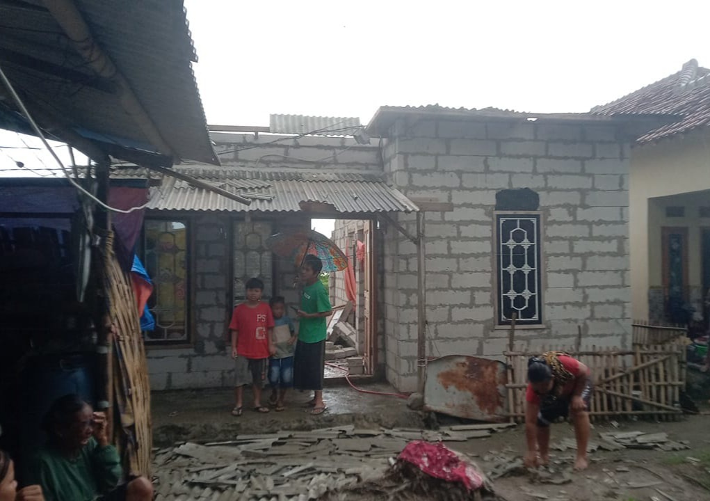 Begini Kondisi Rumah Terkena Puting Beliung, Bupati Langsung Turun danSiapkan Anggaran Perbaikan