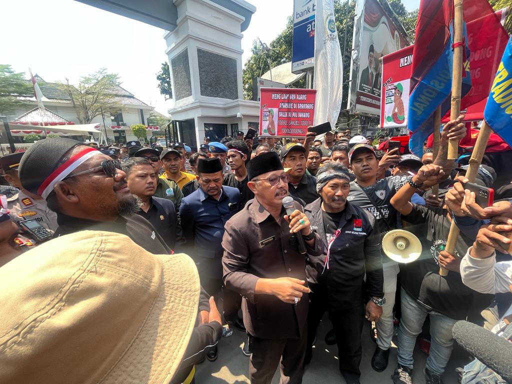 Ribuan Nelayan Indramayu Demo, Protes Kebijakan Pemerintah yang Memberatkan Nelayan