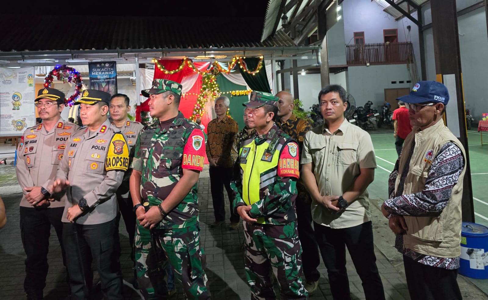 Misa Malam Natal di Gereja Katolik Santo Mikael Berjalan Aman dan Lancar 