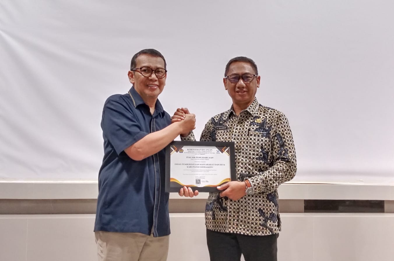 DPMD Indramayu Raih Penghargaan dari KPPN Cirebon Sebagai Desa Terbaik dalam Penyaluran DD
