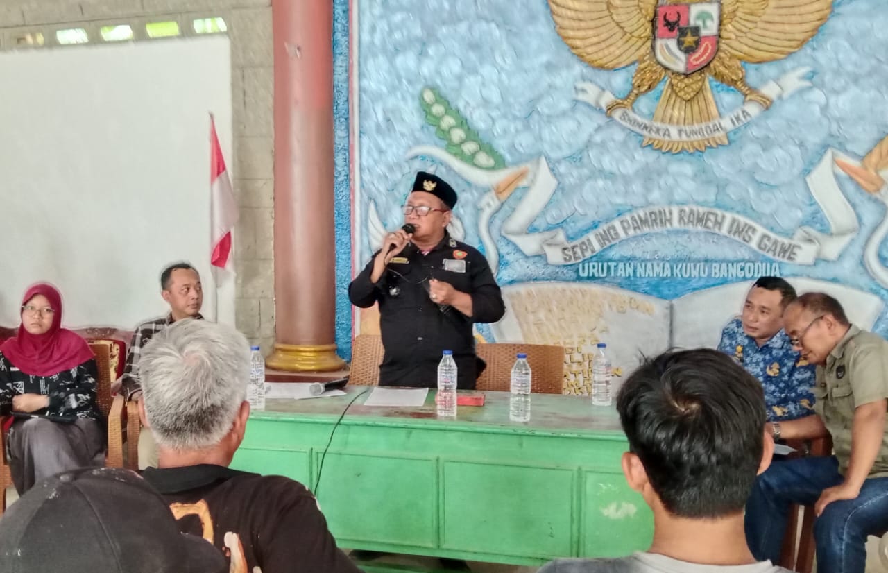 Ini Tanggapan Kuwu Bangodua saat Kantornya di Datangi Ratusan Warga Desa