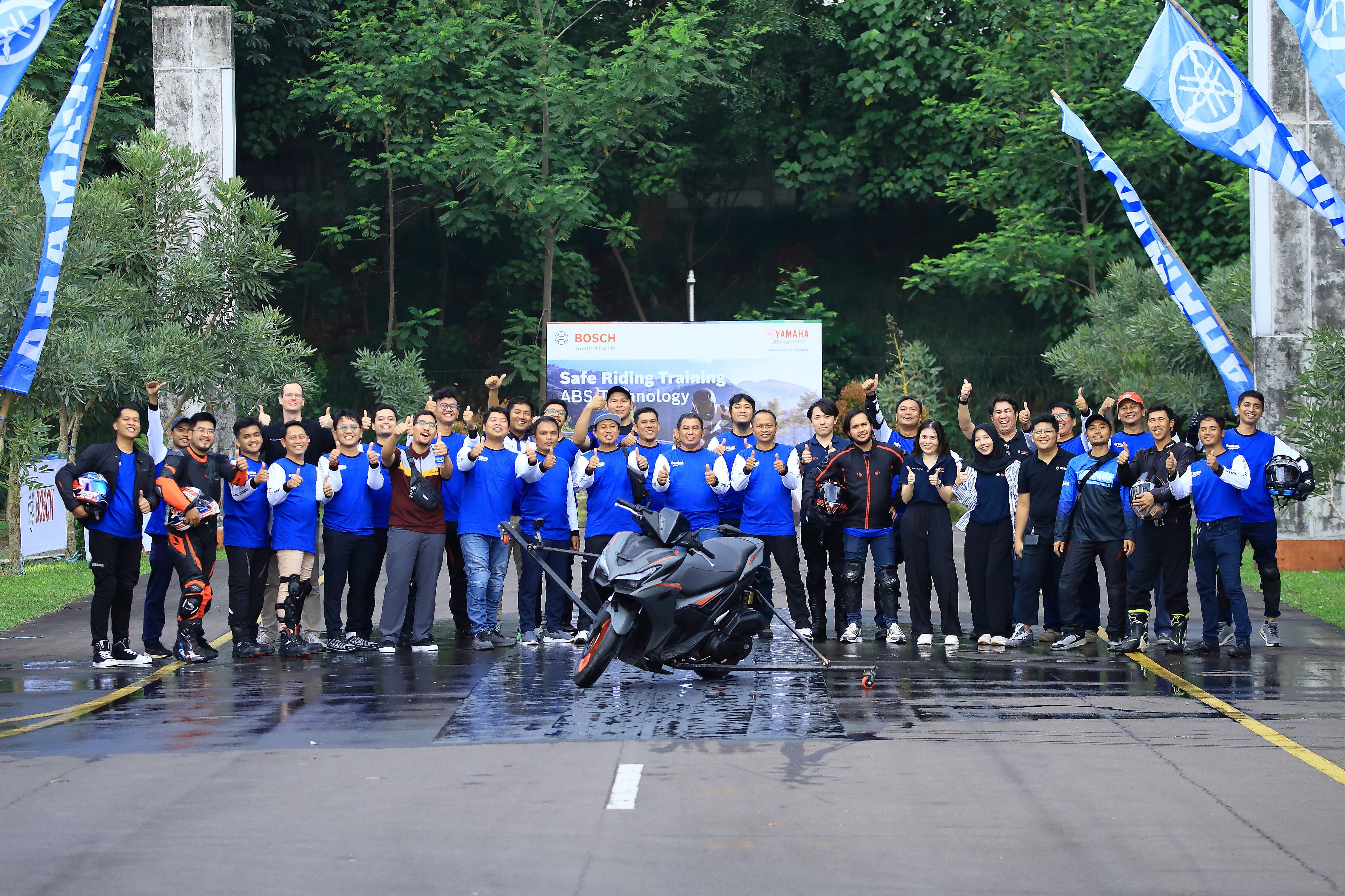 Komitmen Ciptakan Kondisi Keselamatan Berkendara, YAMAHA dan BOSCH Gelar Pelatihan Safety Riding
