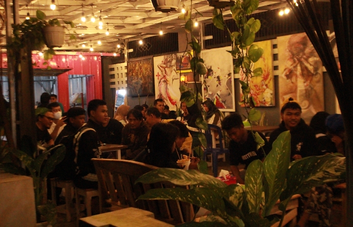 Grand Opening Warung Kopi 'KOPEAH' Dimeriahkan Pameran Karya dan Pementasan Seni