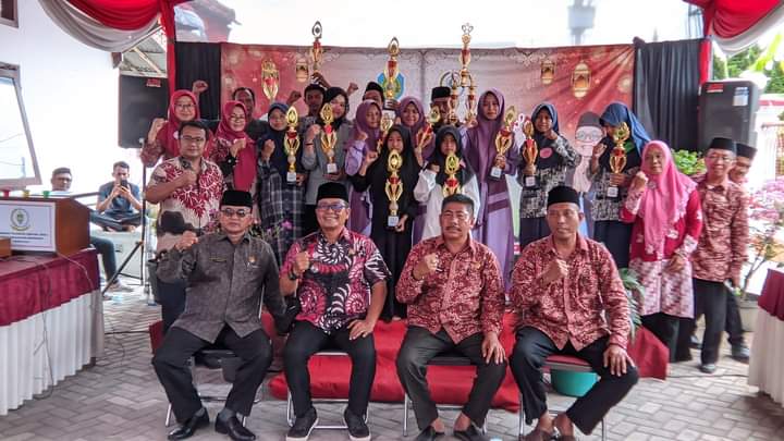 Desa Tinumpuk Bersinar, Raih Juara Umum MTQ Kecamatan Juntinyuat