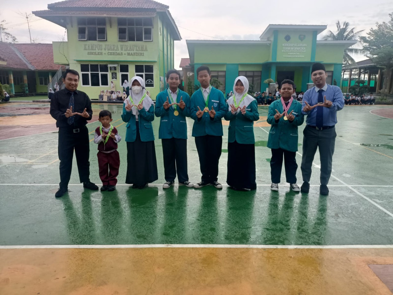 Luar Biasa ! Sekolah Juara Wirautama Patrol Gondol 2 Medali  Emas, 4 Perak Kejuaraan Karate Dira