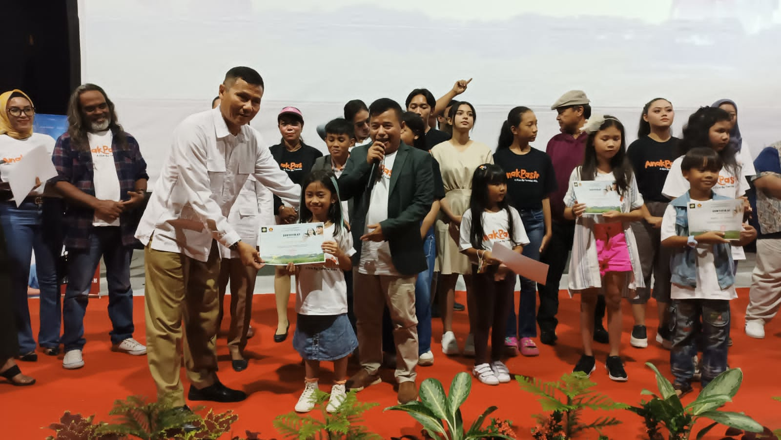 Film Anak Pasir, Kisah Seorang Anak Bernama Kasan, dari Pencari Pasir Hingga Menjadi Anggota DPRD