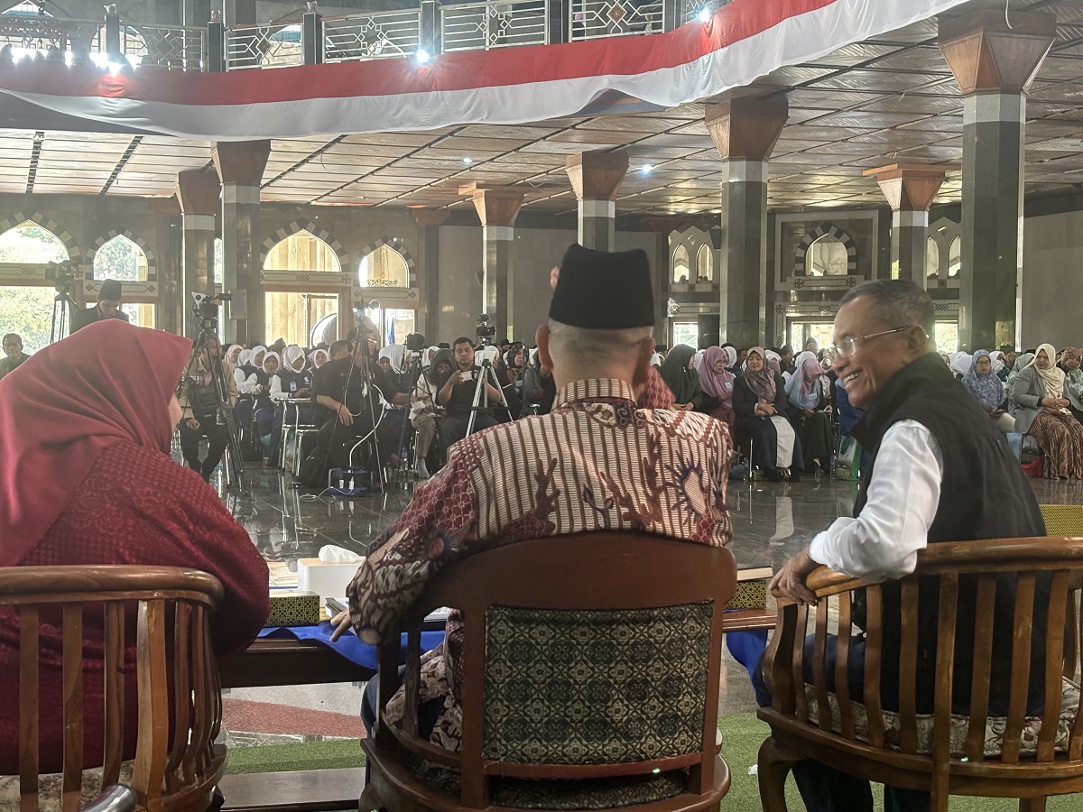 Biasa Pakai Jas - Dasi, Ini Kisah Batik 25 Tahun Syekh Panji Gumilang, Dipakai BJ Habibie Resmikan Al Zaytun