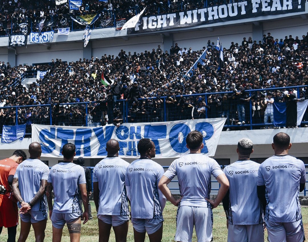 Ribuan Bobotoh Geruduk Latihan Persib, Marc Klok Janji Bawa Poin Penuh dari Markas Persija Jakarta