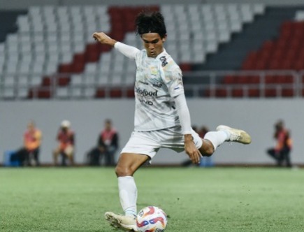 Semakin Kokoh Dipuncak! Persib Bandung Menang Tipis 0-1 di Kandang PSIS dengan 10 Pemain