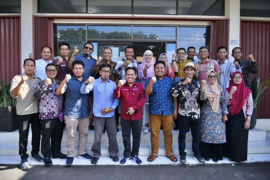 Bupati Nina Kunjungi  Koperasi Perikanan  Laut Mina Sumitra