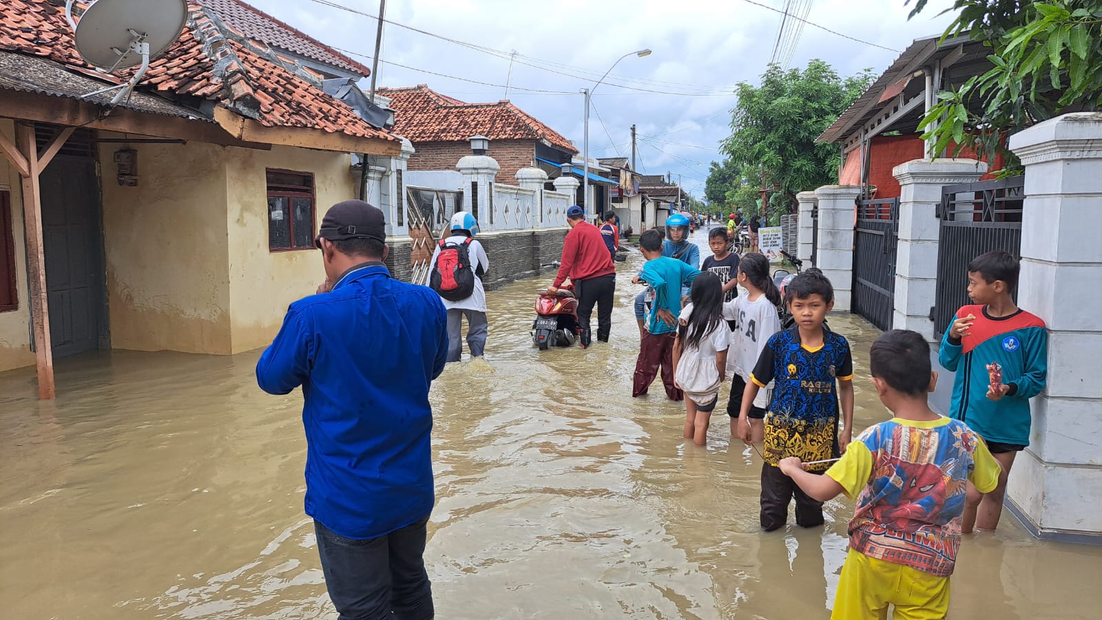 Giliran Kali Bugel Meluap, Tiga Desa Terdampak Banjir, Manula Mengungsi