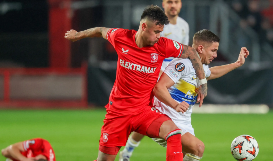 Pelatih Twente Ungkap Mees Hilgers Alami Cedera Lagi Bersama 2 Pemain Lain, Laga Kontra PSV Eindhoven Menanti