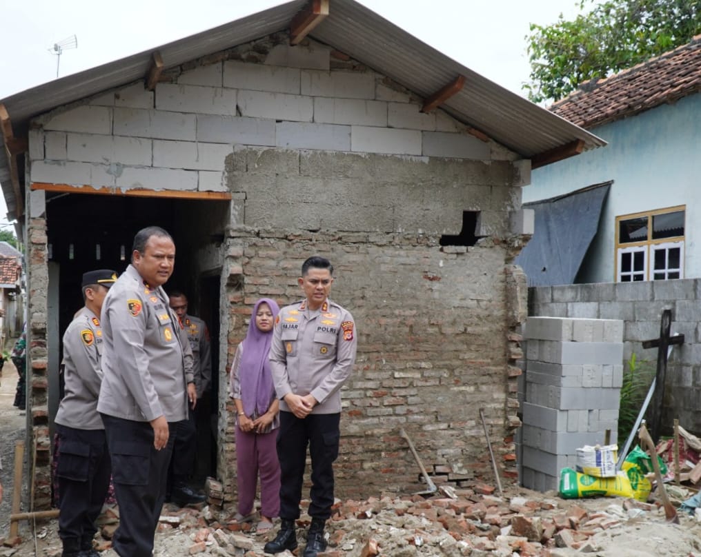 Wakapolda Jabar Tinjau Progres Pembanguan Rutilahu di Indramayu