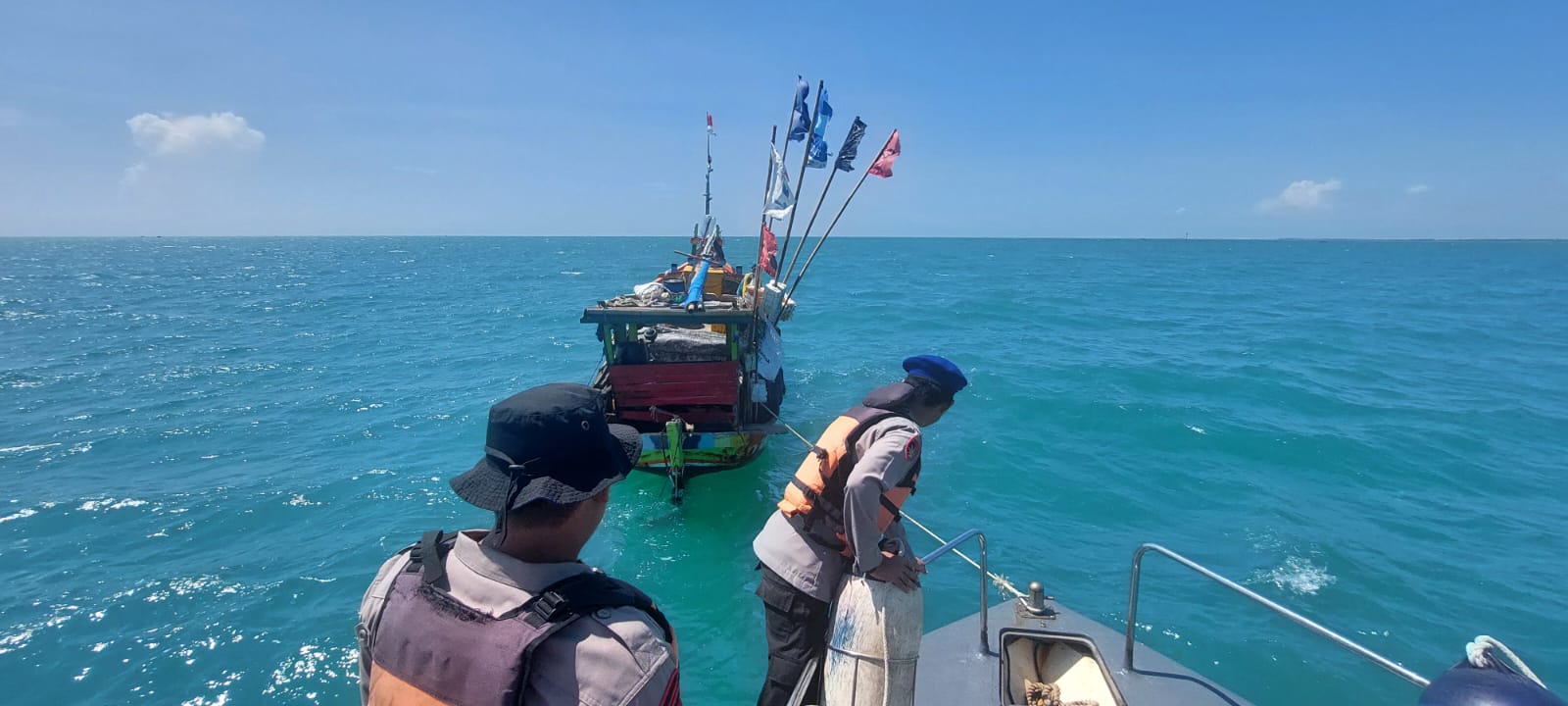 Nelayan Cirebon Hilang di Laut Indramayu: Jatuh saat Duduk di Pinggir Perahu