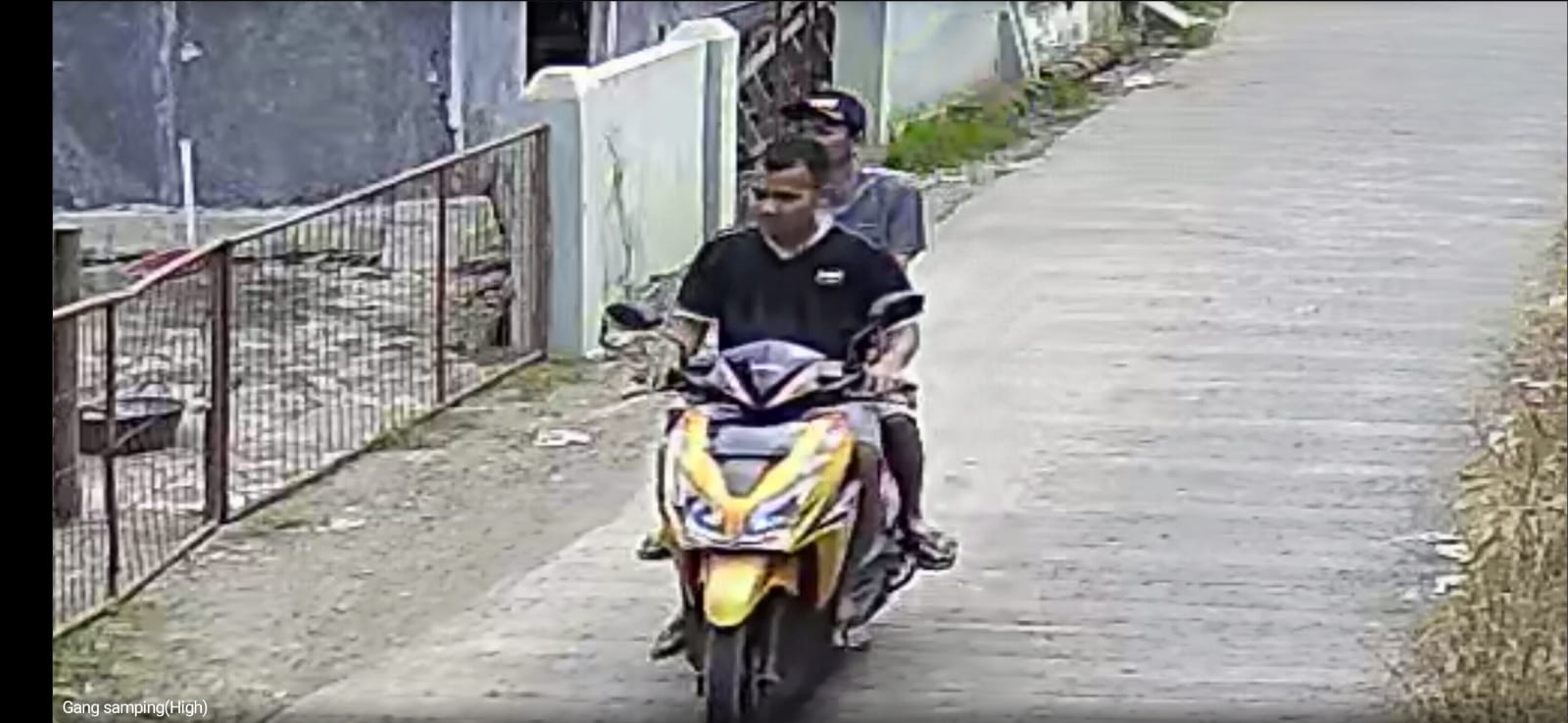 Lagi Enak-enak Jajan Seblak, Motor Siswi SMK Diembat Maling, Aksinya Terekam CCTV