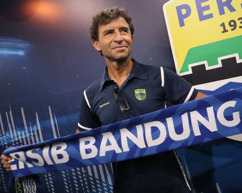 Respon Persib Bandung Terkait Putusan CAS Yang Mengharuskan Mereka Membayar 300 Juta Lebih Kepada Luis Milla