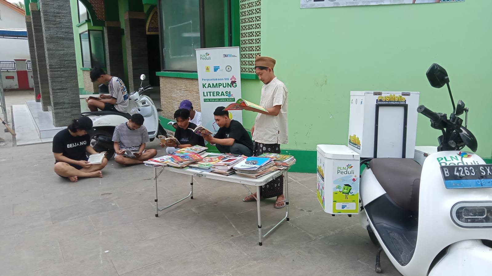 Tingkatkan Minat Baca, Pusmolis Hadir di Masjid Baitul Makmur Desa Bunder