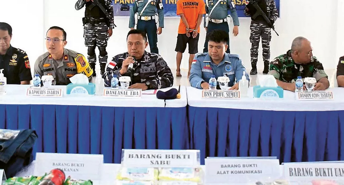 Tangkap Sampan di Perairan Kembilik, TNI-AL Gagalkan Penyelundupan 4 Kg Sabu-Sabu dari Malaysia ke Madura
