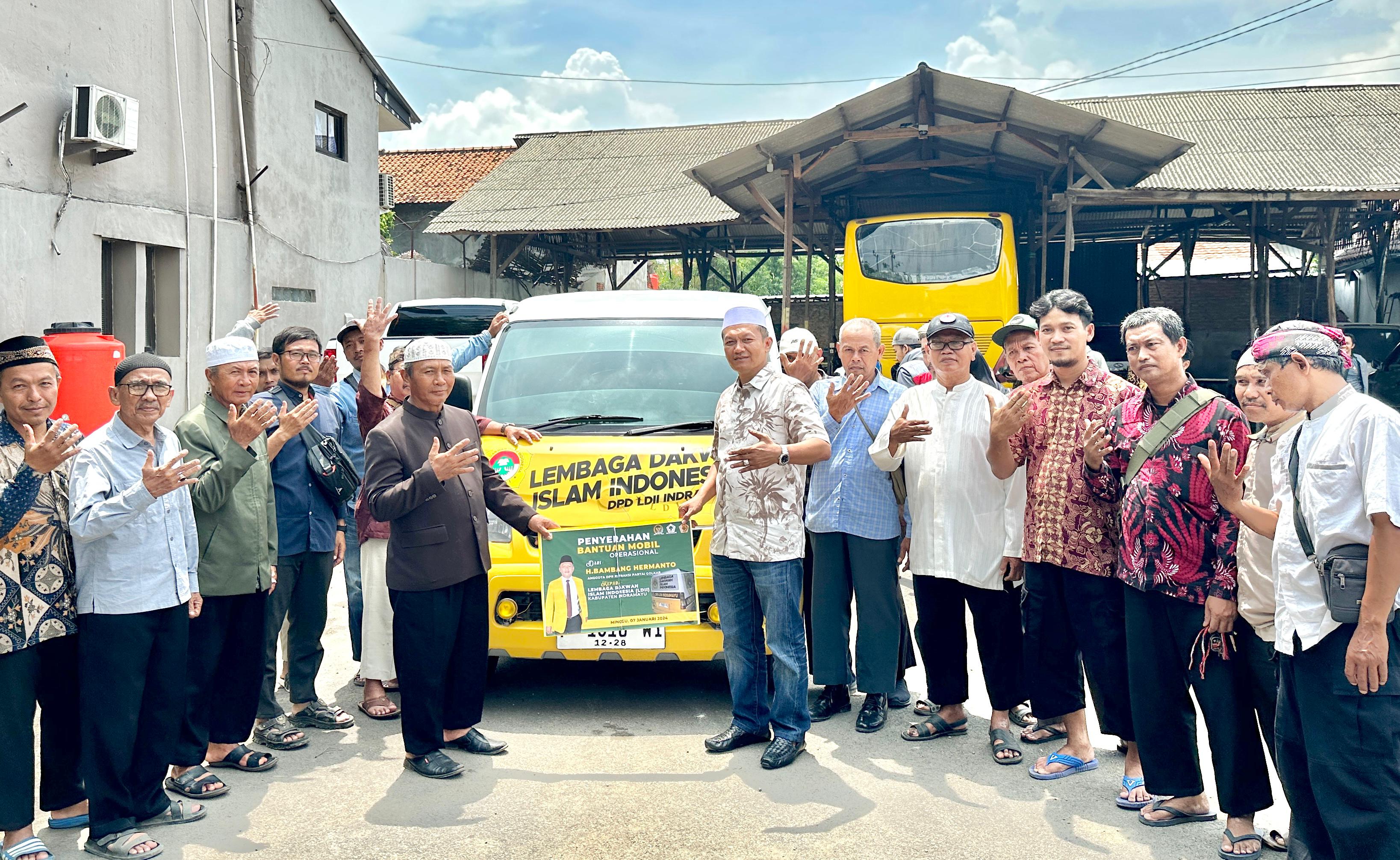 H.Bambang Hermanto Bantu 1 Unit Mobil Operasional Lembaga Dakwah Islam Indonesia (LDII) 