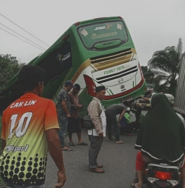 Bus Rombongan Jemaah Calon Haji Masuk Jurang, Seluruh Penumpang Selamat 