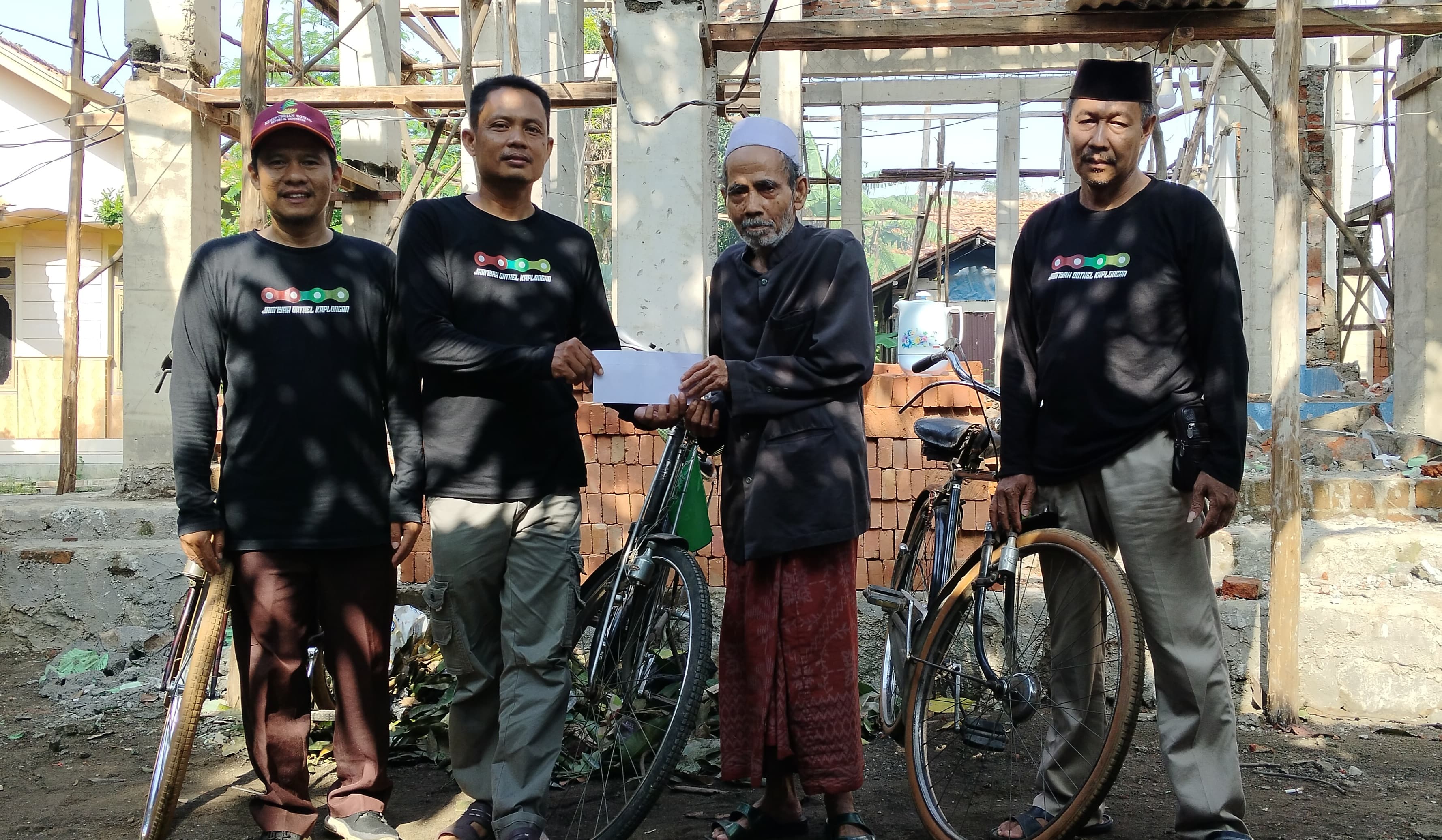 Jam'iyyah Onthel Kaplongan Gelar Bakti Sosial dalam Rangka HUT KOSTI ke-17