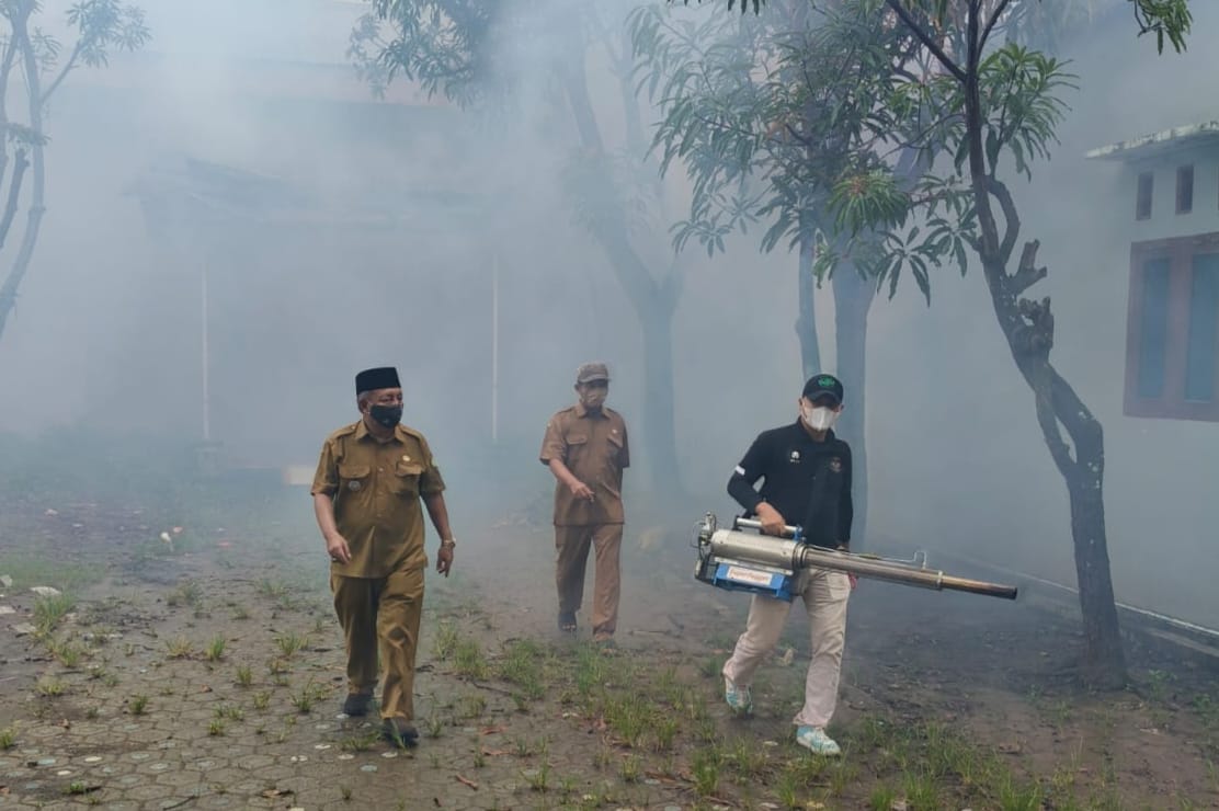 Pemdes Jatibarang Gercep Putus Penyebaran DBD Lewat Fogging dan PSN
