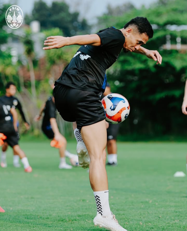 Lawan Juara Bertahan, Pelatih Van Gastel Anggap Laga PSIM vs Persib Jadi Tolak Ukur Level Timnya