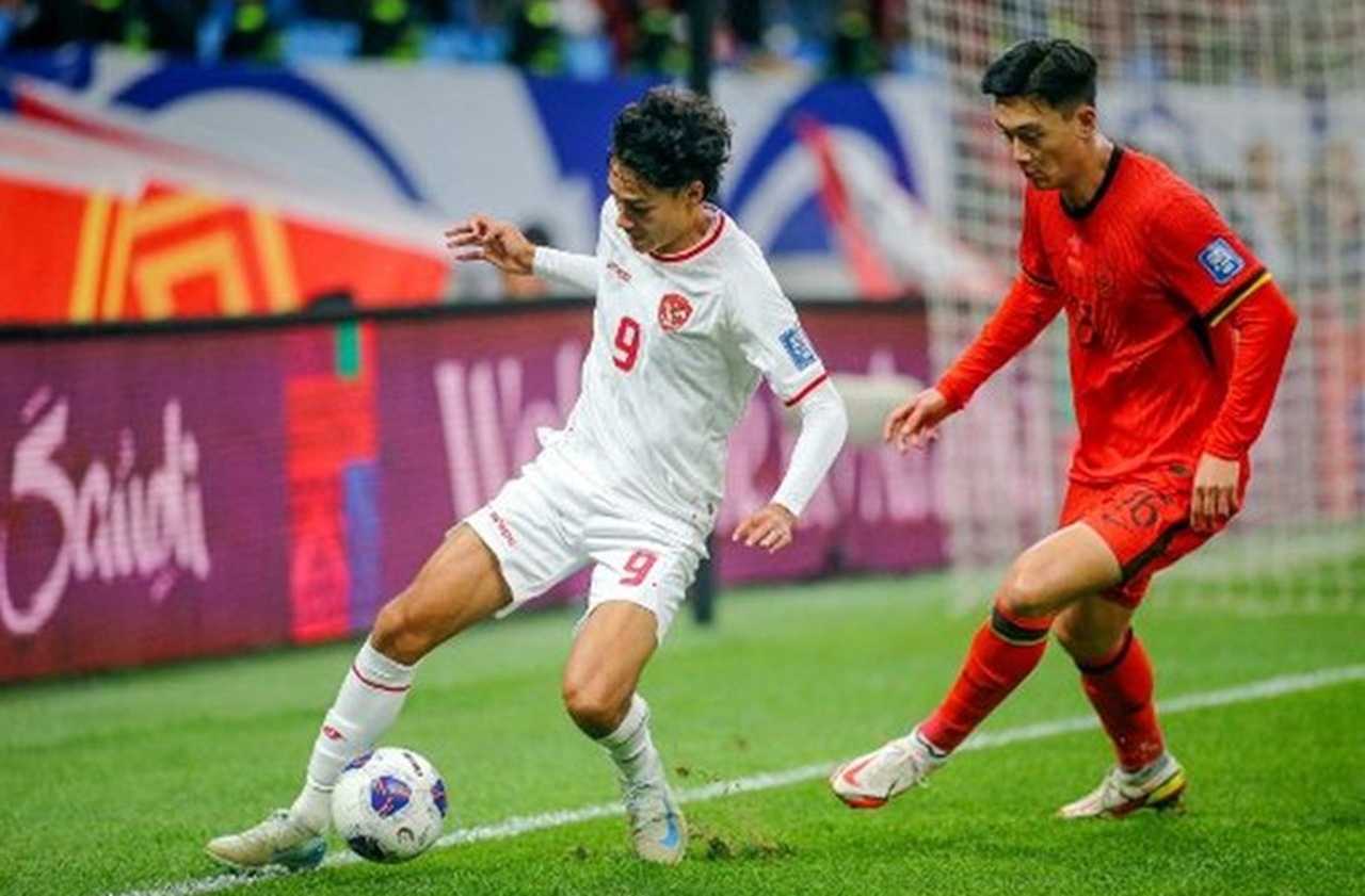 Harus Dilarikan ke Rumah Sakit, Bek Andalan China Terancam Absen saat Lawan Timnas Indonesia!