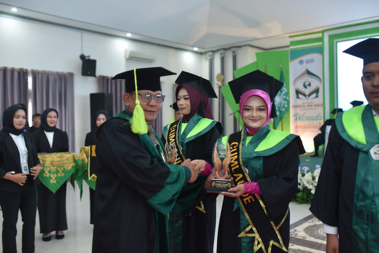 Tonggak Sejarah Baru, Universitas Darul Ma'arif Indramayu Gelar Wisuda Angkatan Pertama 